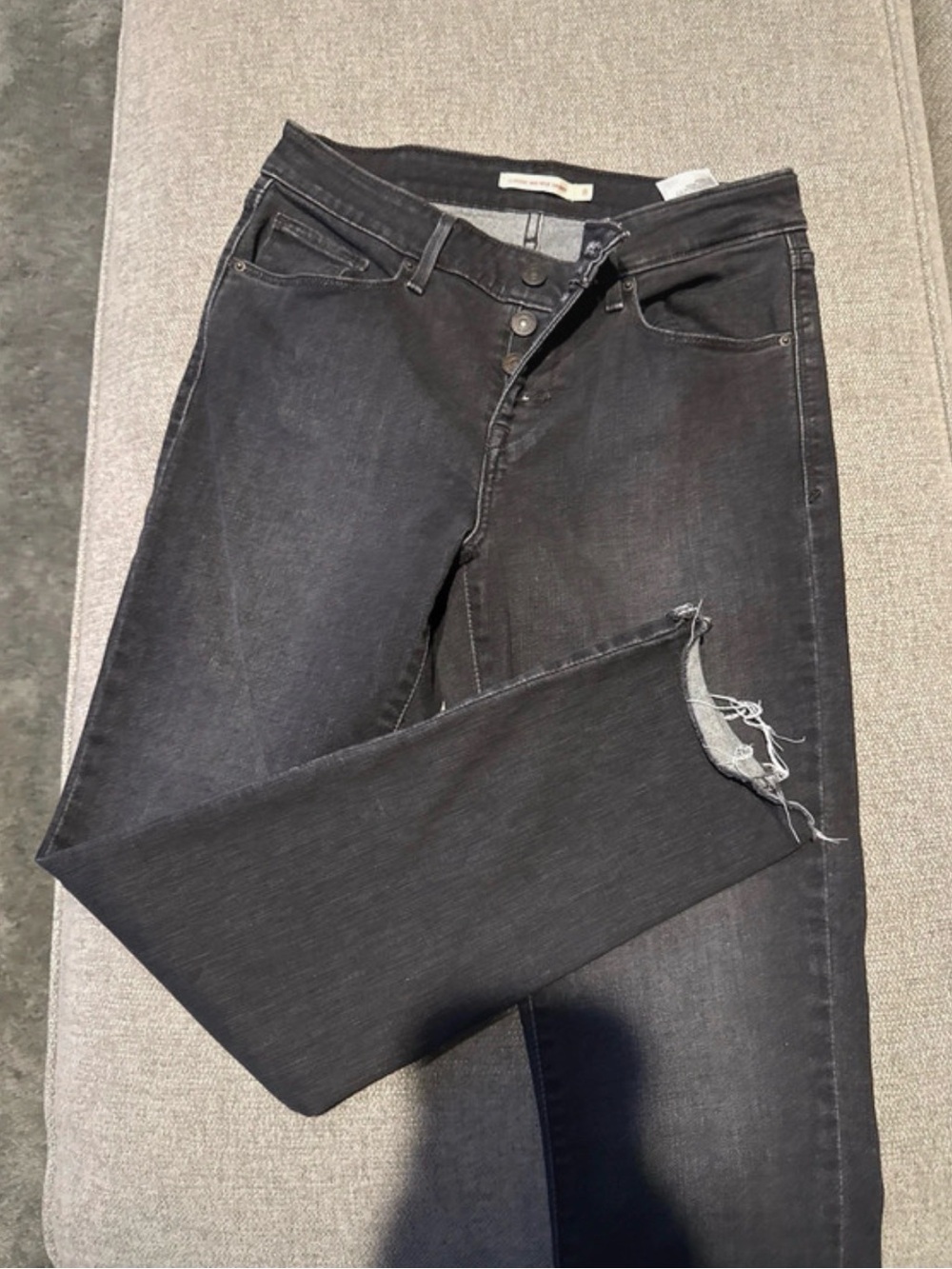 Men's Black Distressed Slim Jeans